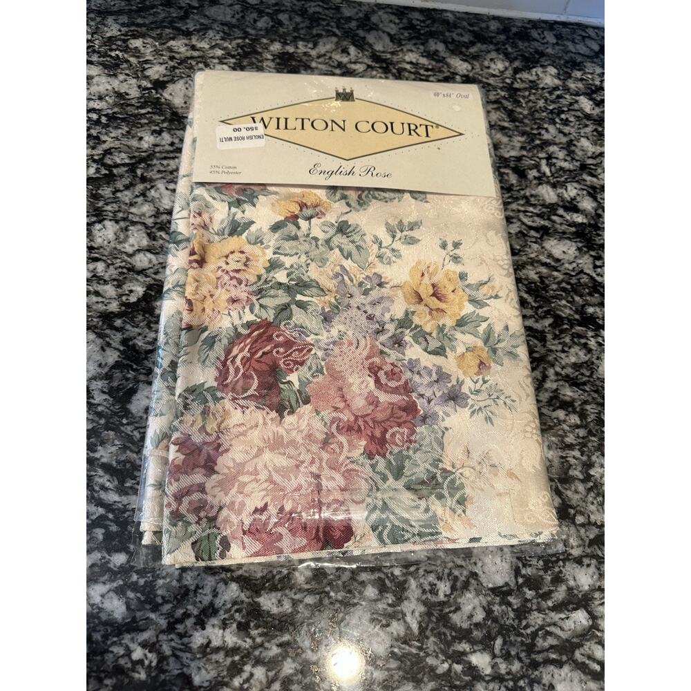 VTG Wilton Court Tablecloth 60 x 84” English Rose Oval Cottage Core